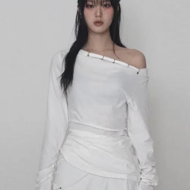 에트오소메 피어싱 드레이프 셋업 롱 슬리브(아이보리)
