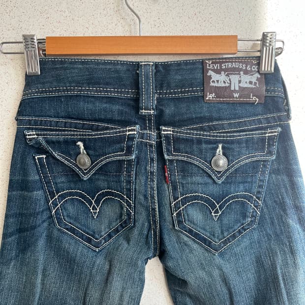 리바이스 로우라이즈 세미 부츠컷 팬츠