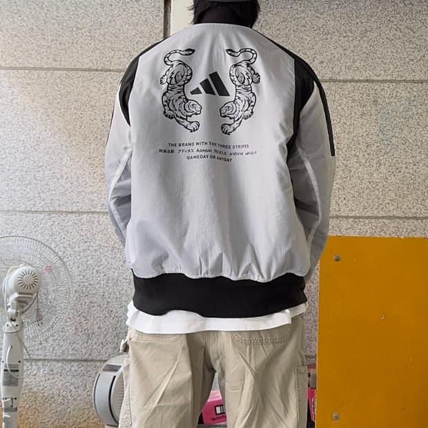 아디다스 로고 리버시블 봄버 자켓