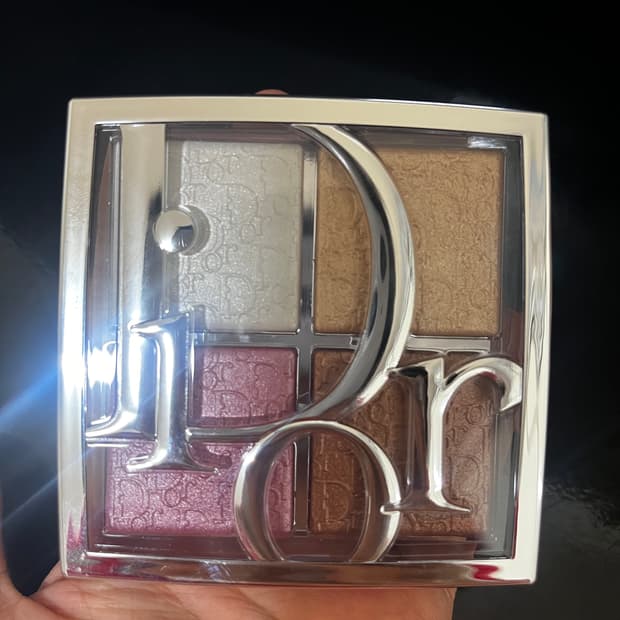 디올 백스테이지 하이라이터 유니버셜 글로우