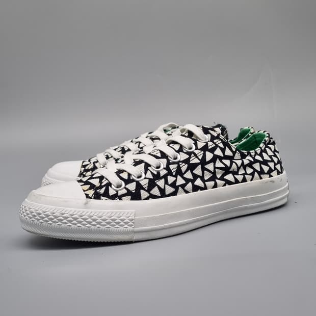 컨버스 x마리메꼬 콜라보 여성스니커즈240 