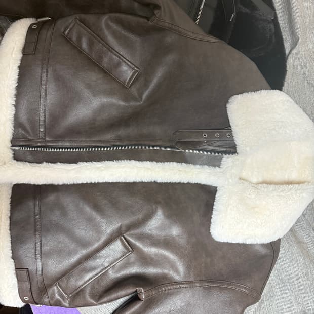 론트 무스탕 갈색 검정색 합쳐서 8만원 급처합니다