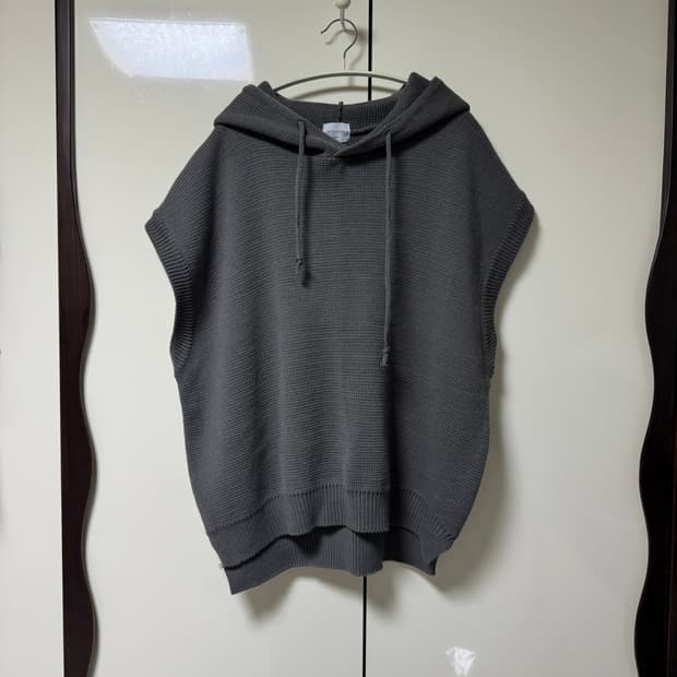 WEEKEND 오버사이즈 후드 베스트 차콜