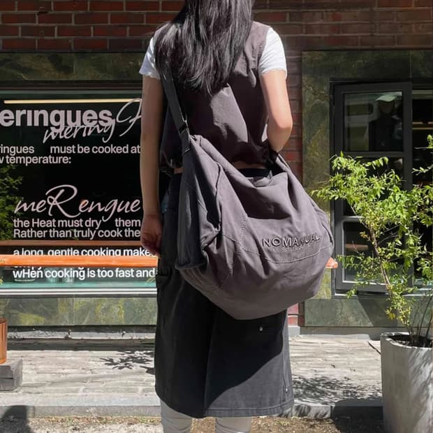 노매뉴얼 크로스백 차콜