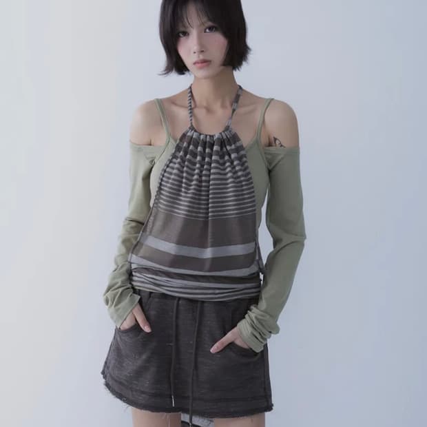 쎄쎄쎄 레이어드 오프숄더 티