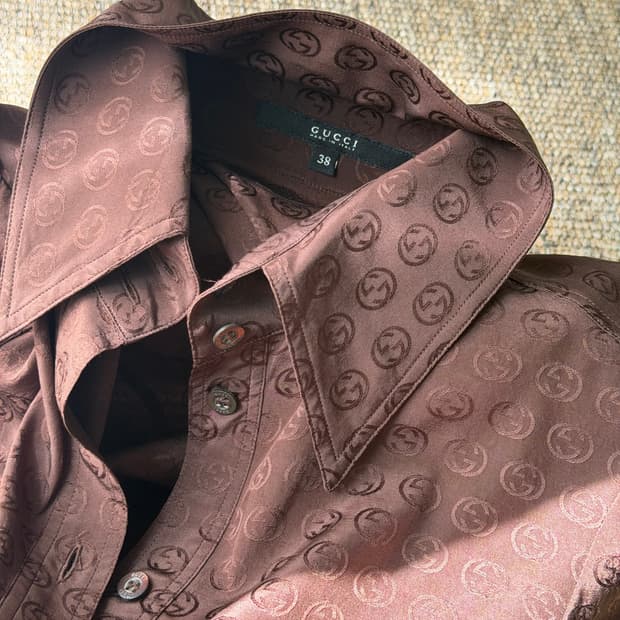 구찌 silk brown logo shirts