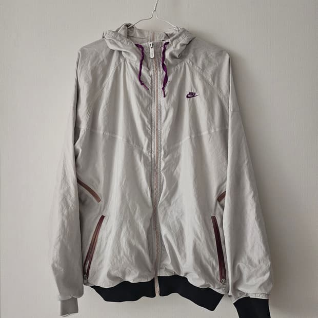 나이키 사카이 콜라보 느낌 윈드브레이커
