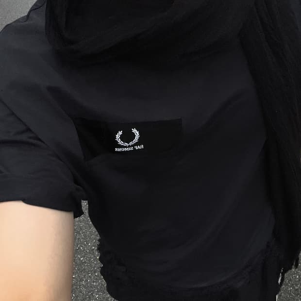 라프시몬스 X 프레드페리 티셔츠