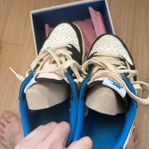 트레비스 스캇 나이키 조던 1 270 프라그먼트