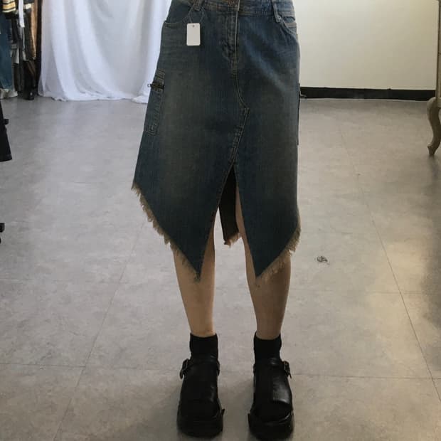 Fringe point unbalanced midi skirt