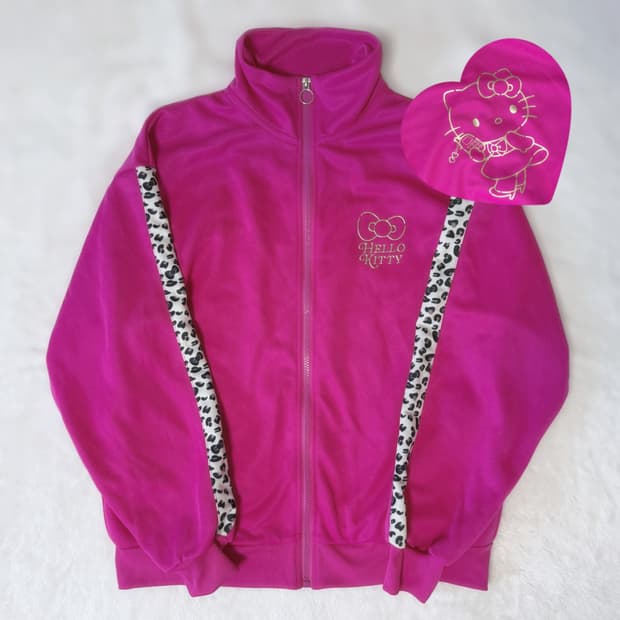 Hello Kitty 헬로키티 50주년 호피 대장 져지 ≽^•⩊•^≼