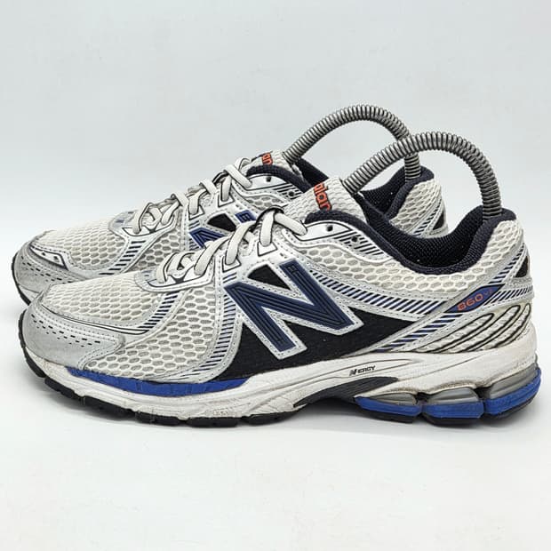 뉴발란스 860v2 메탈릭 실버 (240 D)