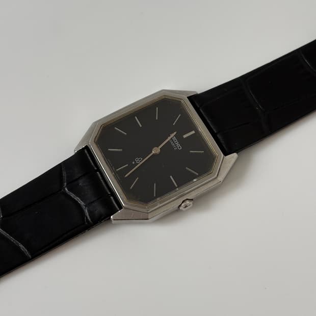 1970s Chariot Navy Dial Silver Quartz