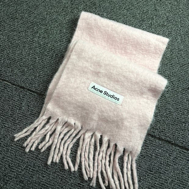 아크네 스튜디오 모헤어 울프린지 머플러 2208