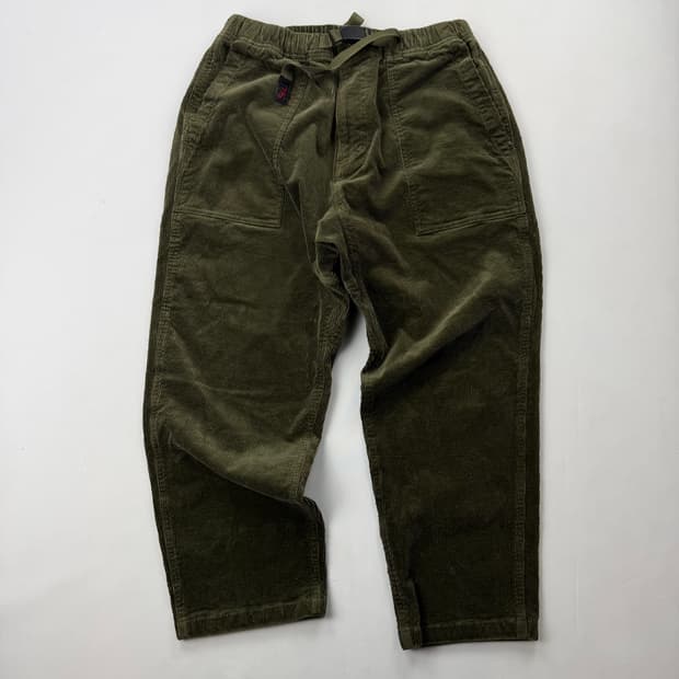 그라미치 루즈테이퍼드 코듀로이 팬츠 올리브