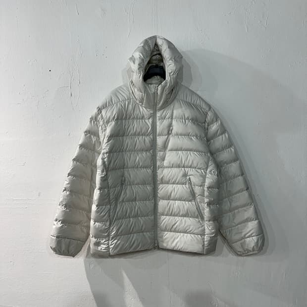 무신사스탠다드 시티레저 라이트다운 스톤화이트 패딩 XXL