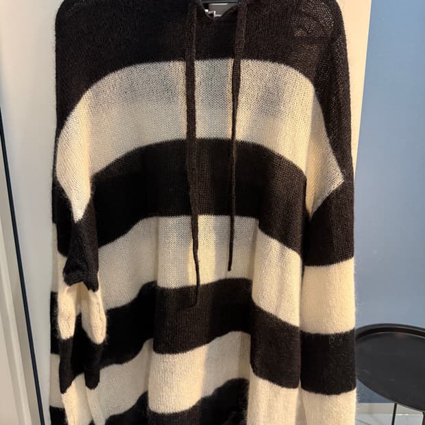 써네이 스트라이프 니트 후드 - 블랙:화이트