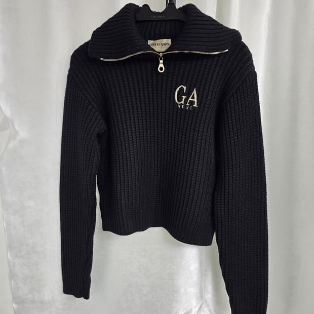 조르지오 아르마니 블랙 니트 탑 (1808)