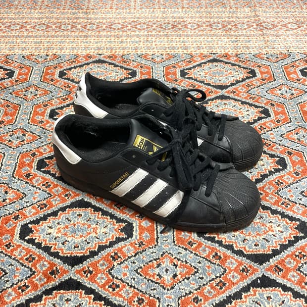 아디다스 슈퍼스타 올블랙 스니커즈 US9