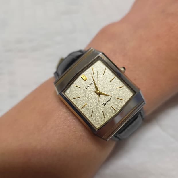 세이코 돌체 탱크스타일 세르띠에 쿼츠 시계 seiko dolce