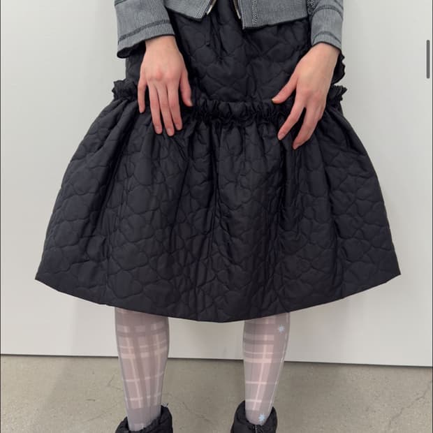 타입서비스 패딩스커트 판매 Quilted Ruffled Skirt