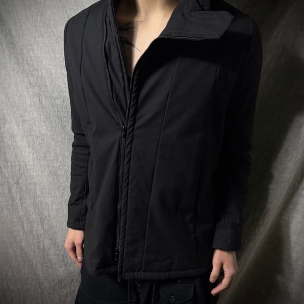 JULIUS High-Collar Asymmetric Zip Jacket