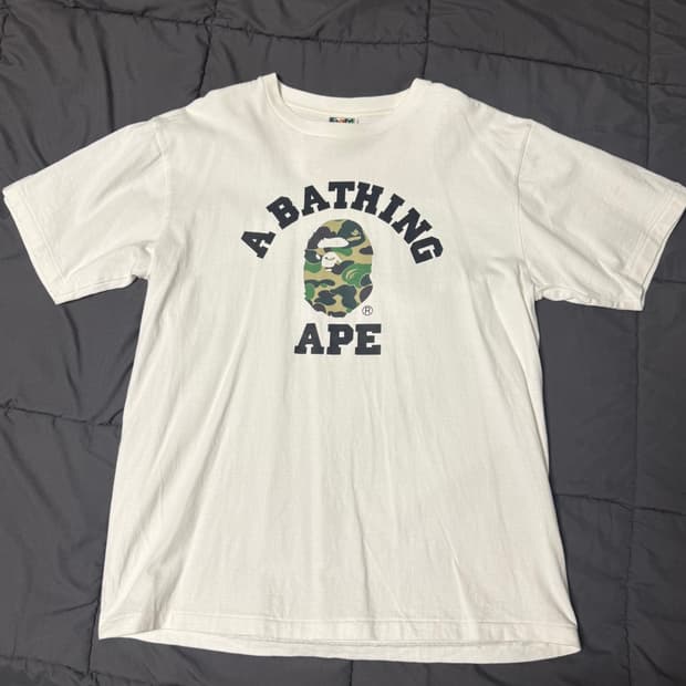 ( 상태 좋음 L ) 베이프 퍼스트 카모 컬리지 티셔츠 화이트 그린