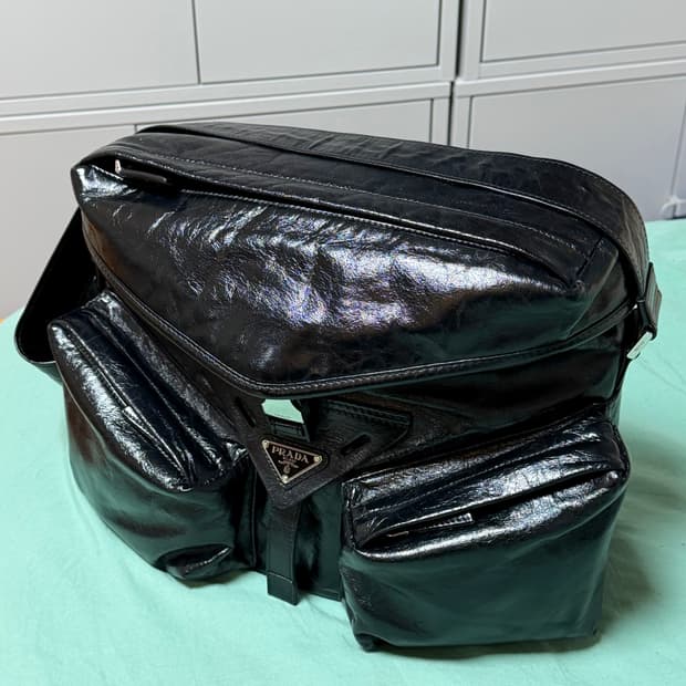 프라다 남성 가죽 크로스백 숄더백 블랙 팝니다