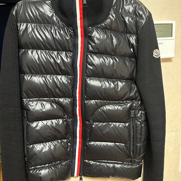 몽클레어 트리콧 니트패딩