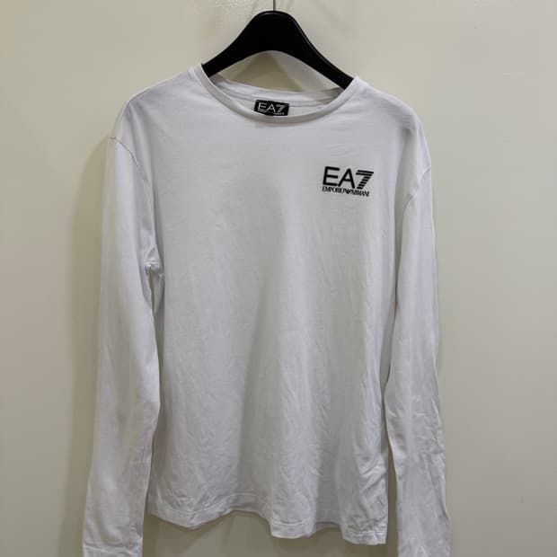 엠포리오아르마니 긴팔 티셔츠 정품