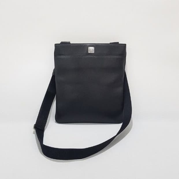 MCM 엠씨엠 미니 레더 미니 크로스백 블랙