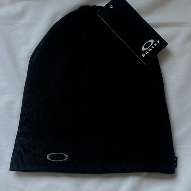 오클리 비니 검정 OS