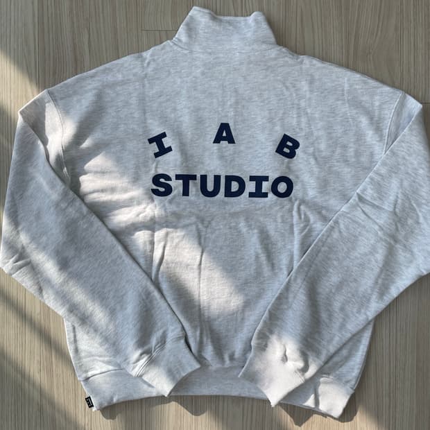 [새상품] 아이앱 스튜디오 하프 집업 그레이