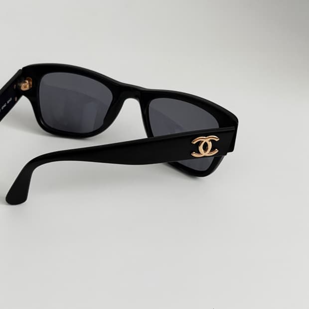 CHANEL 샤넬 CC 로고 선글라스 02462 90405 - black