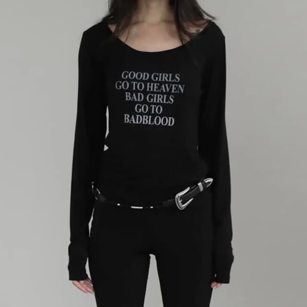 배드블러드 루즈핏 탑
