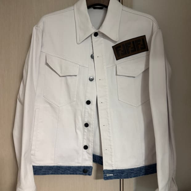 펜디(FENDI) 화이트 데님 자켓 판매 52사이즈
