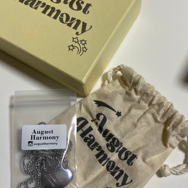 어거스트하모니 라지하트투웨이 롱넥크리스