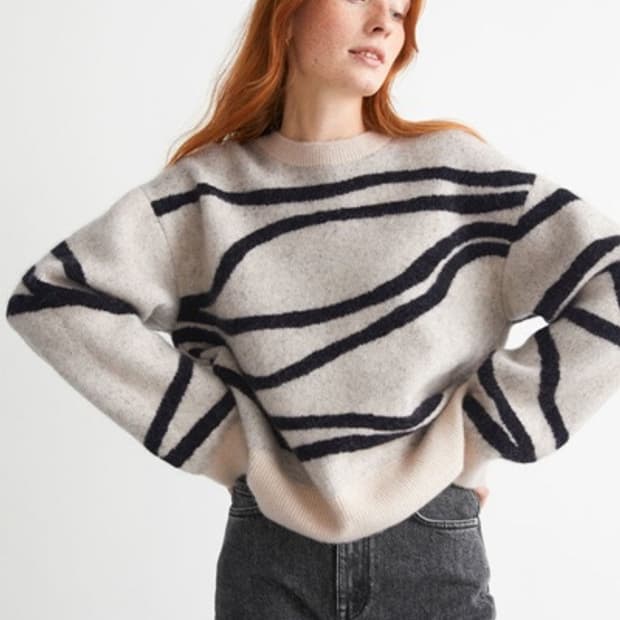 앤아더스토리 쟈가드 모헤어 니트 