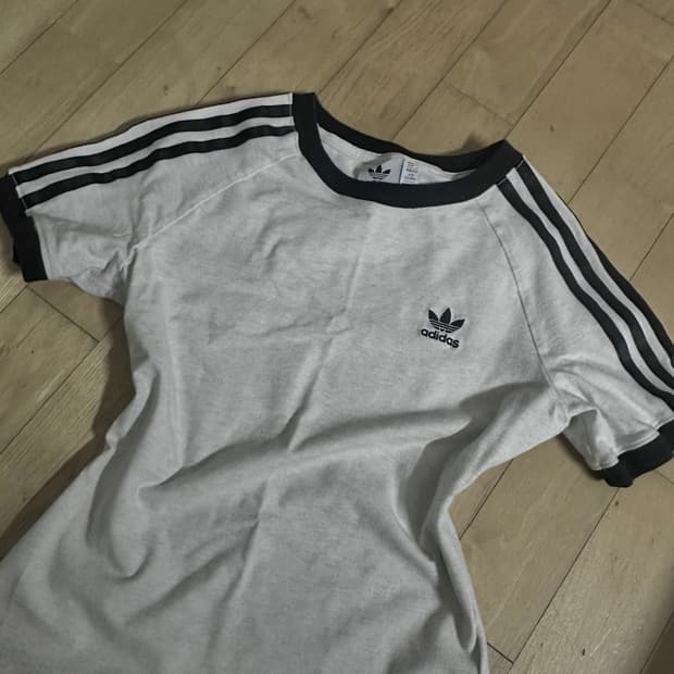 아디다스 반팔티 M