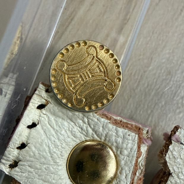 셀린느 빈티지 단추