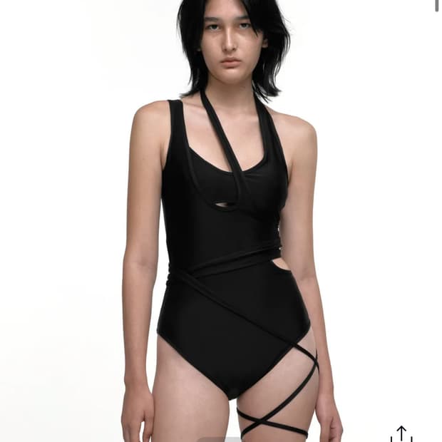 나체 모노키니 수영복