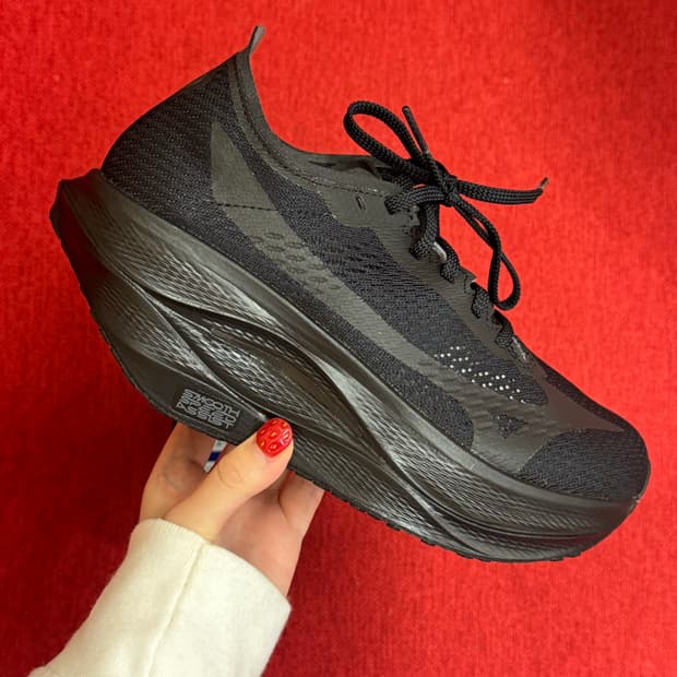 꼼데가르송X미즈노 웨이브 리벨리온 프로3 235