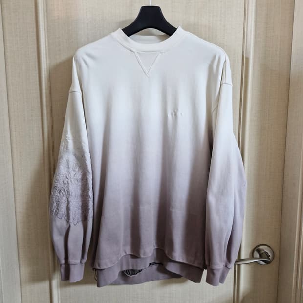 송지오옴므 그라데이션 아트워크 자수 레이어드 맨투맨 48