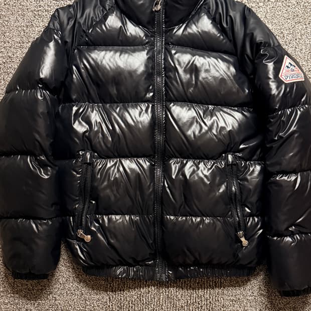 피레넥스 유광 빈티지 미씩 블랙 패딩 M