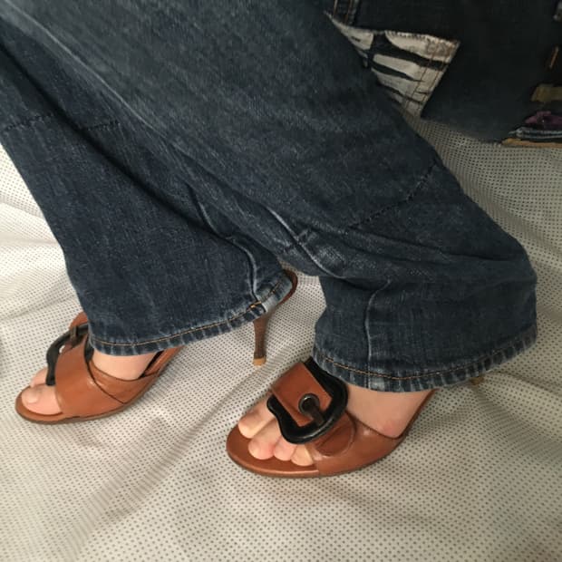 FENDI hot nerd brown sandals