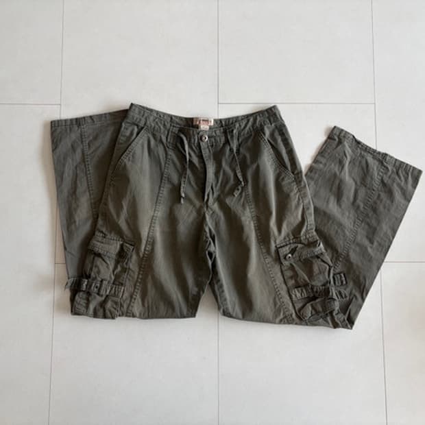 khaki cargo pants