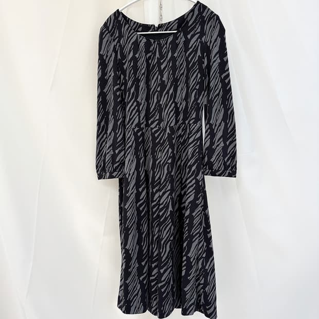 asymmetrical wave pattern pleats ops