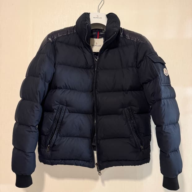 몽클레어 패딩 네이비 2사이즈 