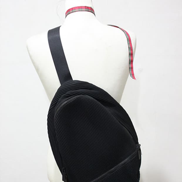 ISSEY MIYAKE PLEATS PLEASE 플리츠플리즈 크로스백