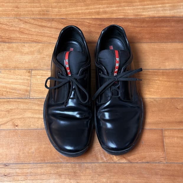 sport sneakers [uk 7.5]